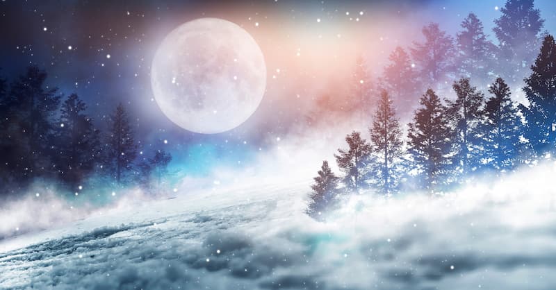 Pleine lune des neiges en février 2025 dans un paysage fantastique